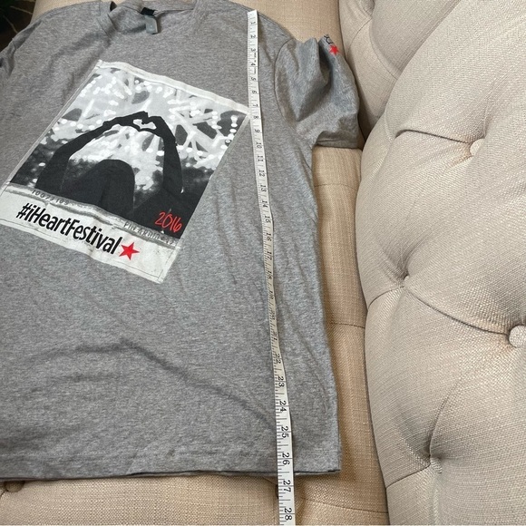 R: IHeart Festival 2016 Heather Gray T-Shirt Sz S Men’s - Picture 4 of 6